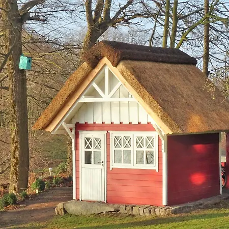 Ferienhaus Direkt Am Schmalensee